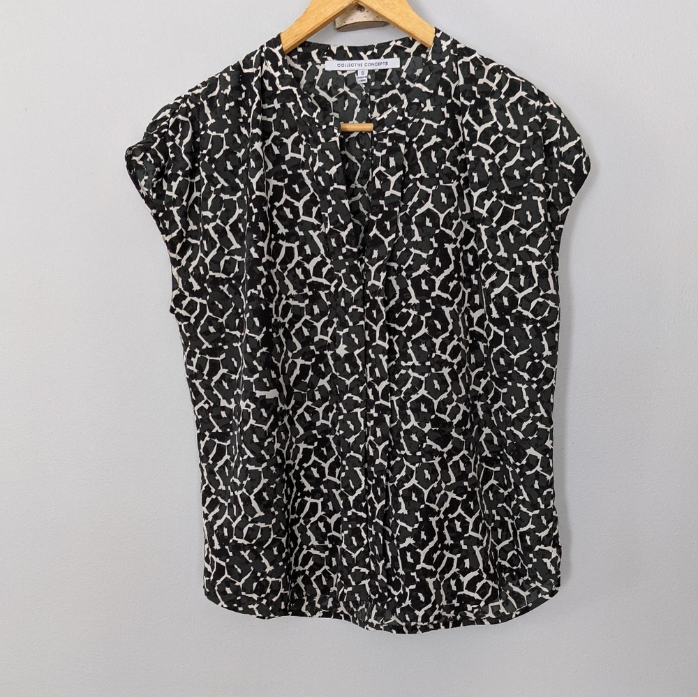 Collective Concepts Lisette Graphic Print Blouse